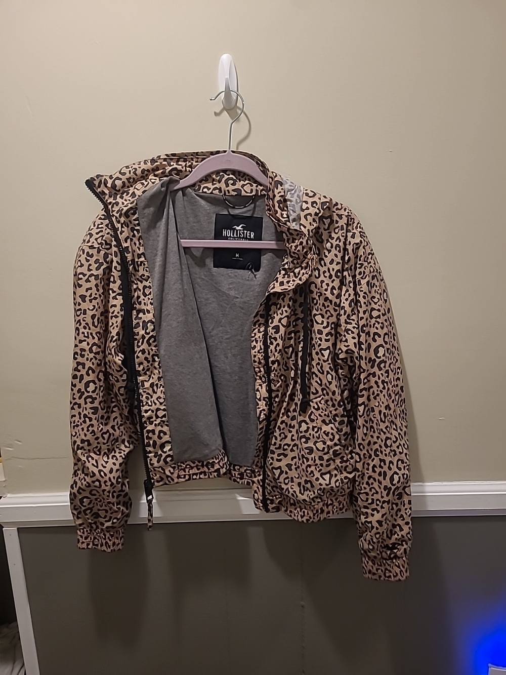 Hollister wind breaker hoodie Womens Medium Leopard Print